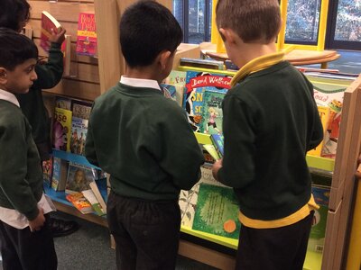 Image of Visiting Our School Library
